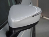 【ドアミラーウインカー】格好良さだけではなく対向車両からの視認性もよく安全に走行する為の安全装備のひとつです。