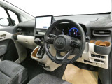 ご覧の車両以外にも多数のU-Carを展示販売しております。