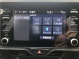 Bluetooth(ブルートゥース)接続機能付き。スマートフォンなどからお気に入りの音楽をワイヤレス再生できます。ドライブがさらに楽しくなりますね。