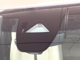 【スマートブレーキサポート】走行中に前方の車両等を認識し、衝突しそうな時は警報とブレーキで衝突回避と被害軽減をアシスト。より安全にドライブをお楽しみいただけます。