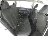 後部座席も当然、綺麗・清潔に仕上げております。内装の綺麗なお車は気持ちが良いですね。