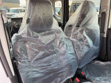 毎日過ごす運転席は要チェック。シートのへたり・擦れ、視界のイメージまで伝わる重要ポイント。