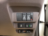 パワースライドドアの開閉はスマートキーのリモコンやドアノブは勿論、運転席側のスイッチ操作でも開閉ができ、安全・簡単です。