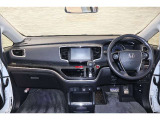 操作性に優れた運転席となります!小物入れや各ボタンの配置にこだわり、使いやすいです!座り心地もよく視認性も良好なのでロングドライブもお任せ下さい!