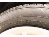 165/65R14    装着タイヤサイズです。 夏タイヤもスタッドレスタイヤの事も、トヨタモビリティ石川にご相談くださいませ