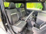 運転席シート廻りは使用感も少なく、良好な状態となっています。丁寧に使われていたことがよくわかりますね。