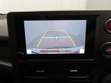 バックモニターを装備しています。車庫入れ時等に車両後方が確認出来るのでとても便利です。