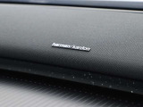harman/kardonプレミアムサウンド・オーディオシステム。車内の音響特性に合わせて入念に最適化され、1,040Wの高出力アンプで9つのスピーカーを駆動するこのオーディオシステム