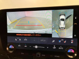 レクサスのお車はすべてバックモニターを標準装備。駐車時のご不安を解消する、パノラミックビューモニターも装備しています。