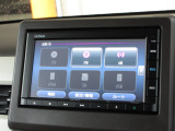 ナビゲーションはギャザズメモリーナビ(VXM-225Ci)を装着しております。AM、FM、CD、Bluetoothがご使用いただけます。初めて訪れた場所でも安心ですね!