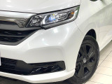 【LEDヘッドライト】悪天候や夜間走行時も良好な視界を確保し安心して運転できる高輝度LEDヘッドライトを装備!点灯速度が早く、消費電力も抑えられています。
