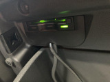 ◆純正ビルトインETC『グローブボックス内に綺麗に収納されています。御納車時には再セットアップを実施。マイレージ登録に関してもお気軽に担当営業までお尋ねくださいませ。』