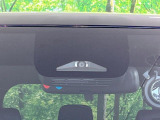 【プリクラッシュセーフティ】前方の車両等を検知し、衝突しそうな時は警報で注意を促し、ブレーキを踏む力をサポート。ブレーキを踏めなかった場合は衝突被害軽減ブレーキが作動、衝突回避をサポートします。