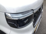 明るくて長寿命のLEDヘッドライト採用