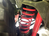 お車を安心してお乗りいただく為には、足回りの定期点検が欠かせません。サービスサポート(有償保証)では無料点検もご提供しており、安心のカーライフをお過ごしいただけるサポート体制が整っています。