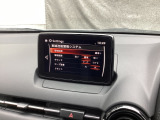 車線逸脱警報システム (LDWS) は自車が車線から逸脱する可能性があることを知らせる装置です。走行中に車線の白線 (黄線) を検知して,警告灯の点滅と警報チャイムにより運転者に知らせます。