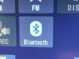 Bluetoothオーディオ対応可。お持ちのスマホやiPodなどとBluetooth接続して外部機器内の音楽などを車内で楽しめます。
