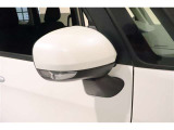 サイドターンランプ付きドアミラー。車両のドレスアップと右左折時の被視認性を兼ね備えたお洒落なミラーです。