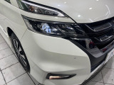 【LEDヘッドライト】悪天候や夜間走行時も良好な視界を確保し安心して運転できる高輝度LEDヘッドライトを装備!点灯速度が早く、消費電力も抑えられています。