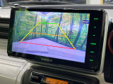 【バックカメラ】駐車時に後方がリアルタイム映像で確認できます。大型商業施設や立体駐車場での駐車時や、夜間のバック時に大活躍!運転スキルに関わらず、今や必須となった装備のひとつです!