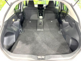 普段のお買い物や通勤、送迎等に十分な荷室スペースを確保しております。セカンドシートを倒すと、大きな荷物の積載も可能です♪