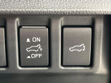 【パワーバックドア】スマートキーや運転席のボタンを押すだけでリアゲートが自動で開閉します!荷物を持っている時や、高い位置にあるバックドアを閉める際に便利な機能です♪