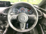 【ステアリングスイッチ】運転中、前方から目線をそらすことなく、オーディオ等の操作が可能な便利機能!安心&快適なドライブを演出してくれます♪