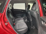 ゆったり座れるリヤシート!足元が広々としていて、乗り心地も良いです!