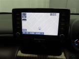 ディスプレイオーディオにナビ機能が設定されています。簡単な操作で行き先を入力することができ、音声で目的地まで案内してくれます。初めて訪れる場所も安心です。