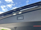 電動テールゲート付き ボタンひとつで開閉が可能です。