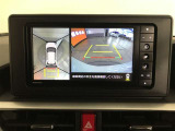 パノラミックビューモニター付きです。車両を上から見たような映像をディスプレイオーディオ画面に表示。運転席からの目視だけでは見にくい、車両周辺の状況をリアルタイムでしっかり確認できます。