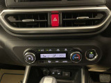 オートエアコン♪お好みの温度に設定するだけで車内を快適空間にしてくれますよ♪