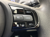 自動(衝突被害軽減)ブレーキを装備しており、前方の車を認識し、衝突する直前にブレーキを自動で作動させて衝撃を軽減します♪