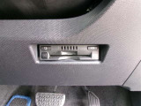ETC車載器を装備しています。高速道路の料金所もストレスなく通行できます。すっきりとしたビルトインタイプですよ。