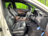 運転席シート廻りは使用感も少なく、良好な状態となっています。丁寧に使われていたことがよくわかりますね。