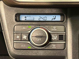車内空調は&rdquo;AUTOエアコン&rdquo;にお任せ。運転に集中出来ますよ!