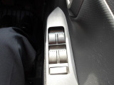 運転席ドアのパワーウィンドウスイッチです。