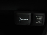 12V電源ソケットを設置しております。周辺機器の充電にご利用頂けます。便利なUSBジャックも付いています。