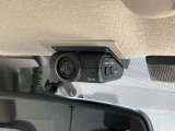 前方と車内と後方を録画できるドライブレコーダーも装着されていますので安心して快適なドライブが楽しめますね。