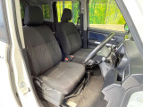運転席シート廻りは使用感も少なく、良好な状態となっています。丁寧に使われていたことがよくわかりますね。