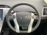 インテリアに合わせたデザインのステアリングは、運転される方のことも考え、運転しやすい形状、大きさです。是非一度、実際に触ってお確かめください。