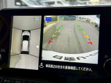 アラウンドビューモニター。上空から見下ろしているかのような映像を映し出して周囲を確認し、スムースな駐車をアシストします。