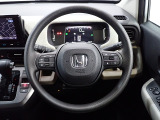 ハンドル左側にはオーディオ操作が出来るオーディオリモートコントロールスイッチ、右側にはHonda SENSINGとオートクルーズコントロールのスイッチを装備!