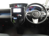 ぜひ展示車の運転席に座ってみてください。