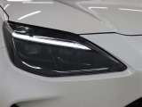LEDヘッドライトには「オートマチックハイビームシステム」を搭載。夜間走行時にハイビームで走行可能と判断した場合、ロービームとハイビームを自動的に切り替え、前方視界確保をアシストします。