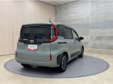「中古車ハイブリッド保証」付き。ハイブリット機構を無償で保証します。保証期間は初度登録年月から10年目まで、または3年間の長い方。但し累計走行距離が20万km以内。