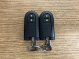 【スマートキー】 スマートキーを携帯していれば、ドアハンドルのボタンを押すだけでロックの解除ができます。
