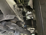 お車を安心してお乗りいただく為には、足回りの定期点検が欠かせません。サービスサポート(有償保証)では無料点検もご提供しており、安心のカーライフをお過ごしいただけるサポート体制が整っています。