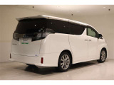 ★トヨタ認定中古車ライト★ 1年間走行距離無制限の「ロングラン保証」が付いています。全国約5,000ヶ所のトヨタのお店で保証修理可能です。お出かけ先でも安心です。選べる延長保証もご用意しています。