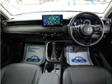 とても握りやすいステアリング!運転手の気持ちがそのまま伝わるかのような反応をしてくれます!小物入れや各ボタンの配置にこだわり、とても使いやすいです !視認性も良好なのでロングドライブもお任せ下さい!